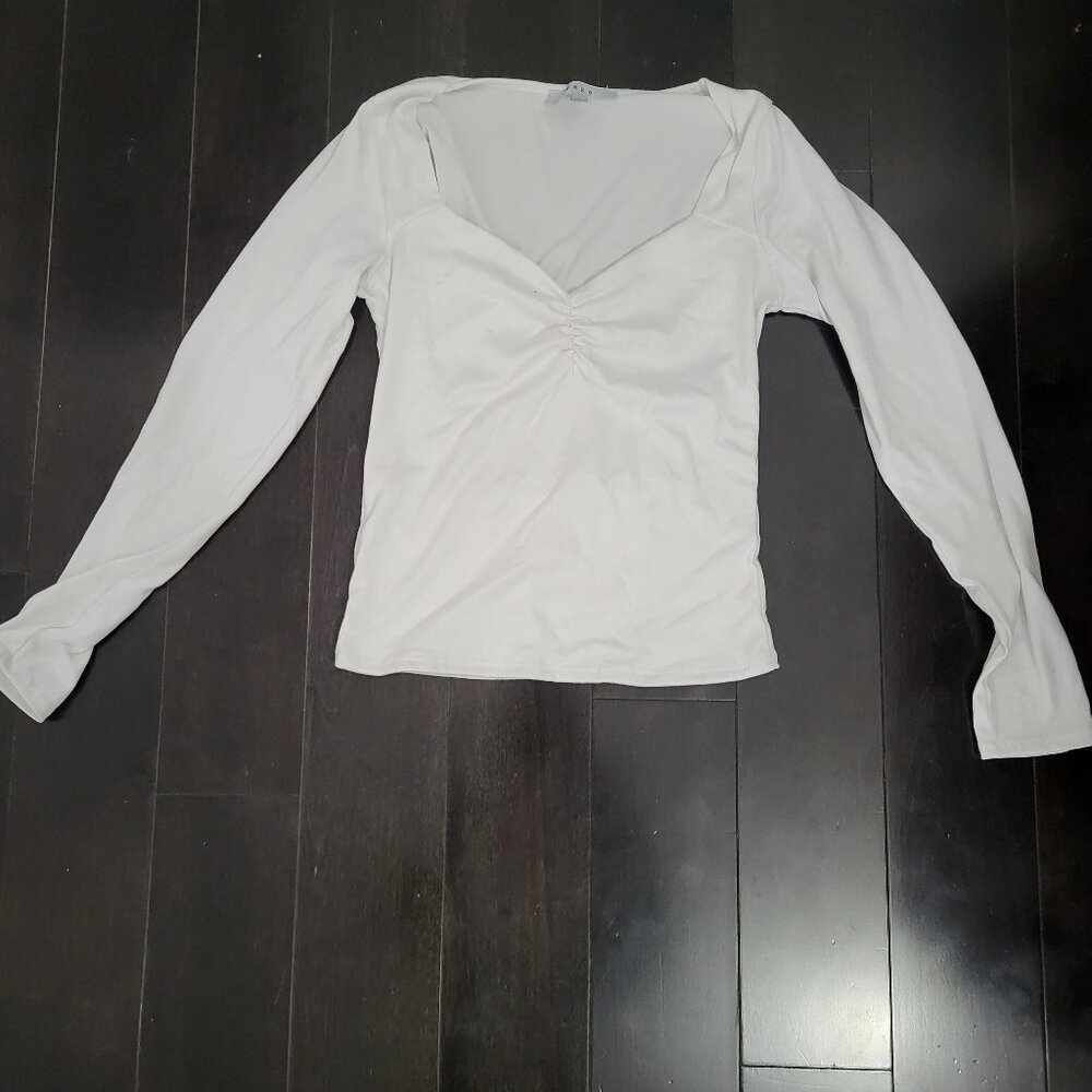 Long Sleeve Whie Top
